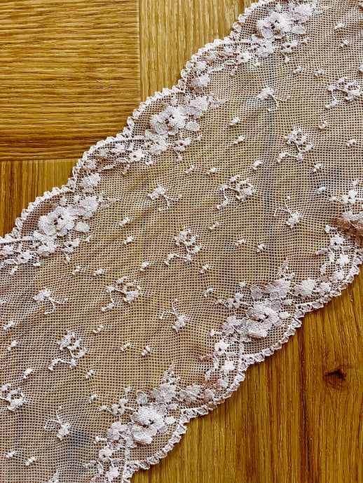 PrettyDusky Pink Stretch Clipped Lace  16cm/6.5”