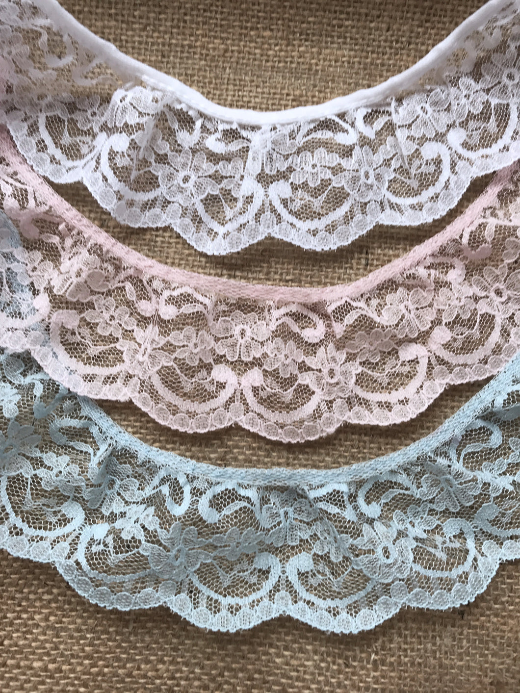 33 m Card Quality Nottingham Frilled/Gathered Lace White Ivory Pink Blue Black