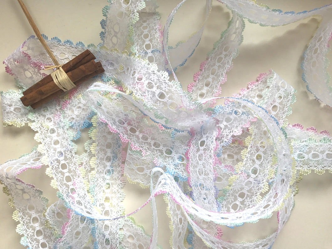 White/Rainbow Multicolour Eyelet Knitting in Lace 35mm