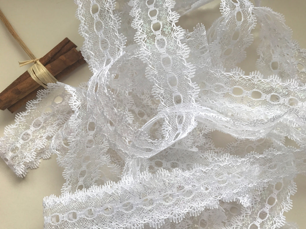 White/Iridescent Eyelet Knitting in Lace 35mm