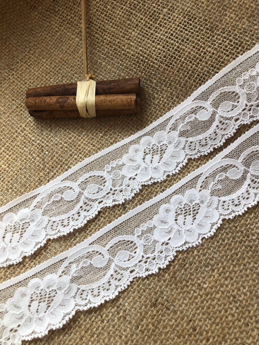 Pale Pink Soft Stretch Scalloped Nottingham Lace 4 cm/1.5