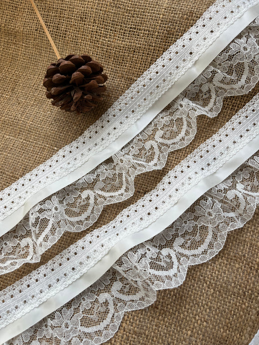 Pretty Ivory Gathered Lace (Three tier with Ivory satin ribbon) 8 cm/3”