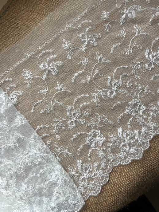 8.9m Stunning  Ivory Vintage Embroidered French Tulle 27 cm/10.5”