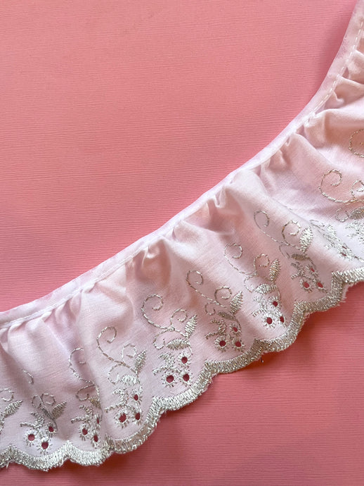 White/Silver Cotton Broderie Anglaise Flower Embroidered Gathered Lace 8 cm/3