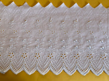 Stunning Pointed Scallop White Broderie Anglaise Trim 16 cm/6.25”