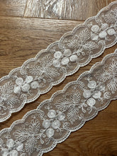 Vintage Delicate Embroidered Tulle Bridal Lace Trim 7 cm/2.6”Ivory