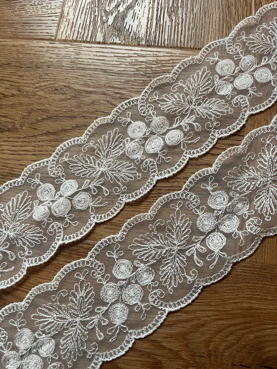 Vintage Delicate Embroidered Tulle Bridal Lace Trim 7 cm/2.6”Ivory
