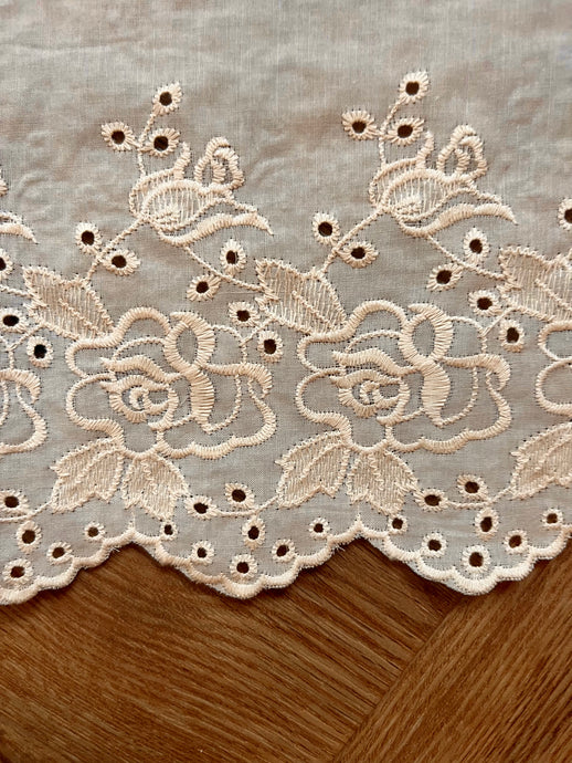 Quality Cream (all matt) Broderie  Anglaise Lace Embroidery Trim 7”/18 cm