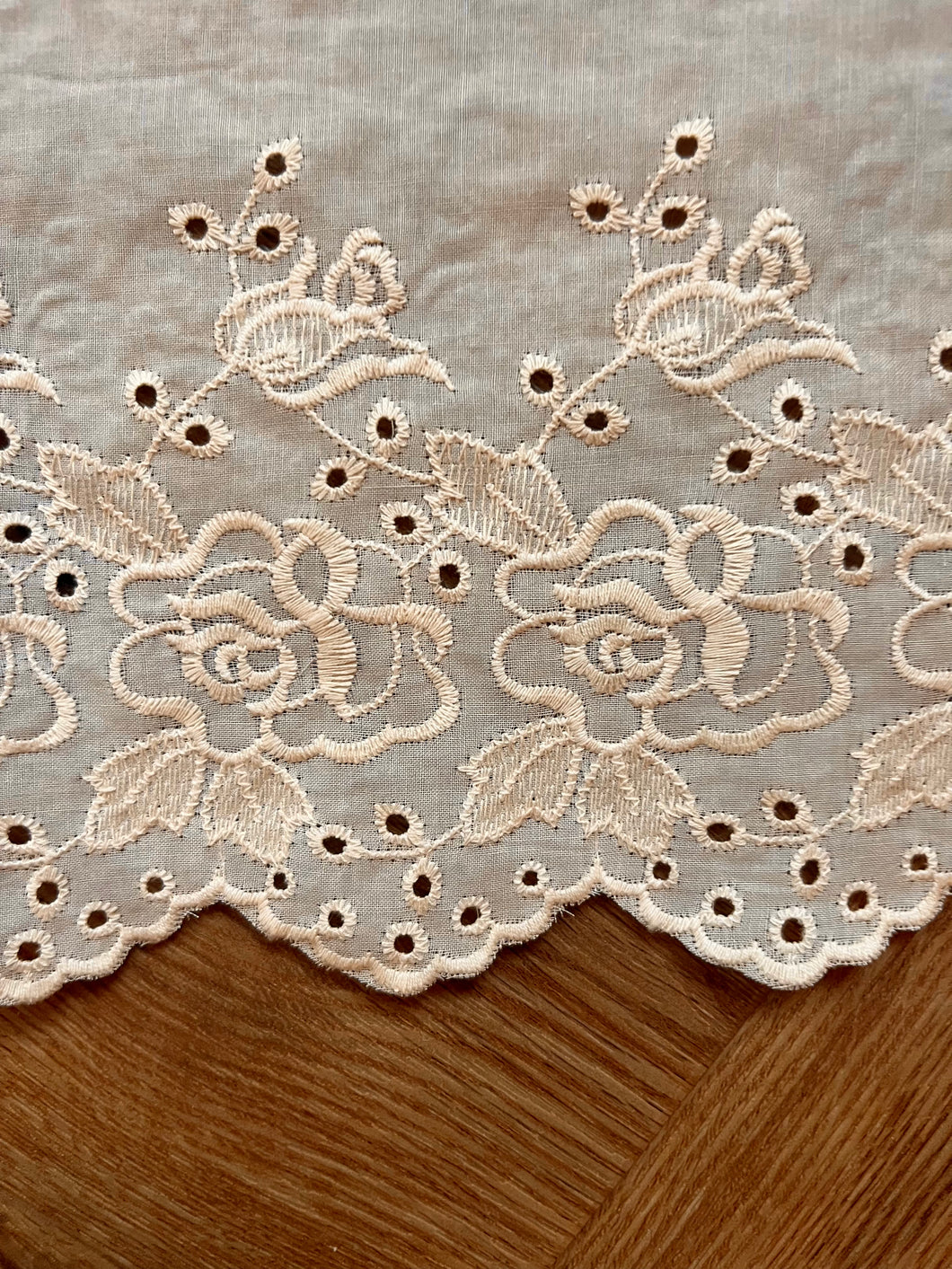 Quality Cream (all matt) Broderie  Anglaise Lace Embroidery Trim 7”/18 cm