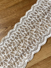 11 m Ivory Retro Stretch Lace 15 cm/6”