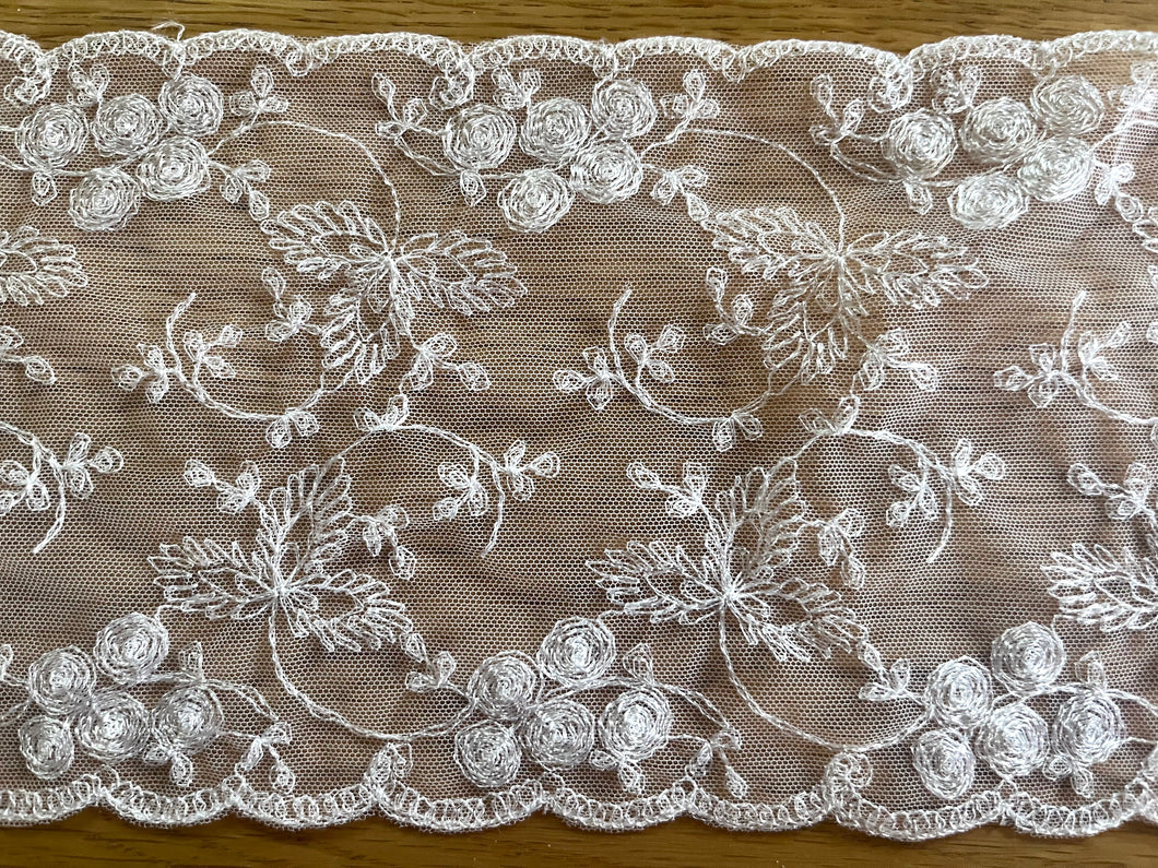 6.9 m Stunning White Vintage Embroidered French Tulle 15 cm/6”