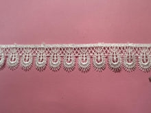 Pale Ivory Guipure Venise Lace Trim 2.5 cm/1”