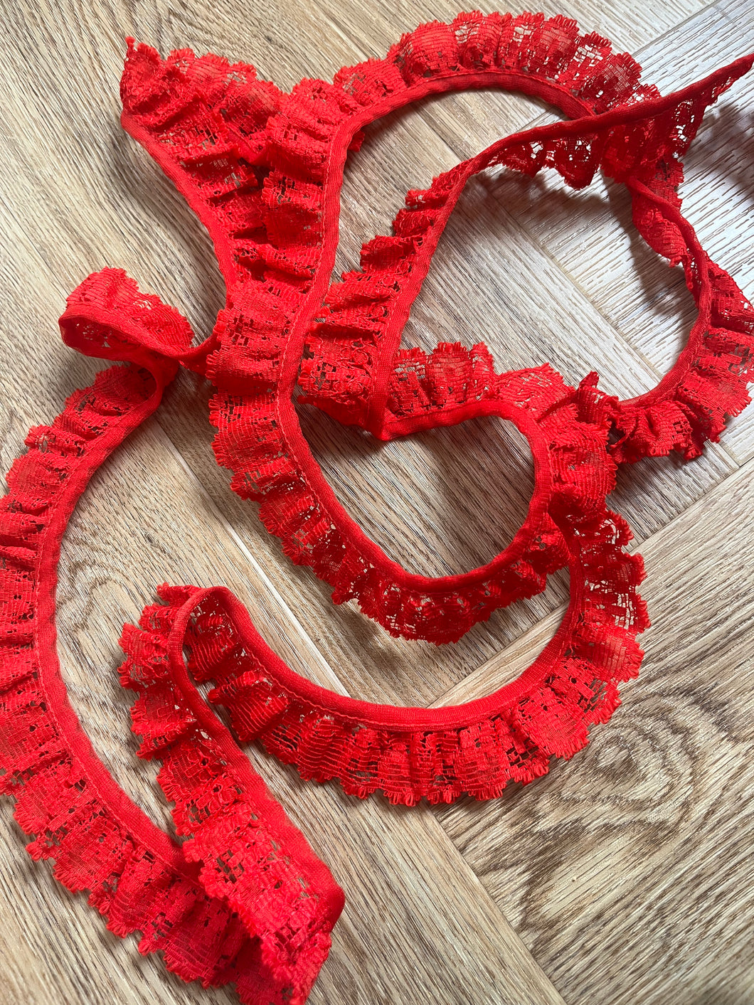 Quality Pretty Frilled Red Gathered Nottingham Lace