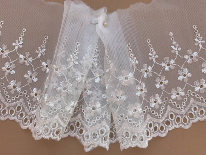 13.7 m Ivory Embroidered Voile Scalloped Lace 15 cm/6