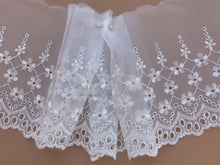 13.7 m White Embroidered Voile Scalloped Lace 15 cm/6"