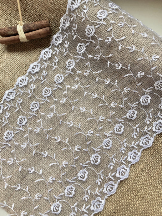 13.7 m White Embroidered Wide Tulle Double Scalloped Lace 22 cm/8.5
