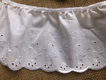White Cotton Broderie Anglaise "Cherry" Embroidered Gathered Lace 7 cm/3"