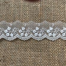 Délicate bordure en dentelle de mariée en tulle brodé 2,5 cm/1" blanc et ivoire