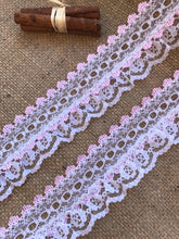 1 x 2.9 m Pretty White with Pink Gathered Lace (with ribbon slot) 6.5 cm/2.5"