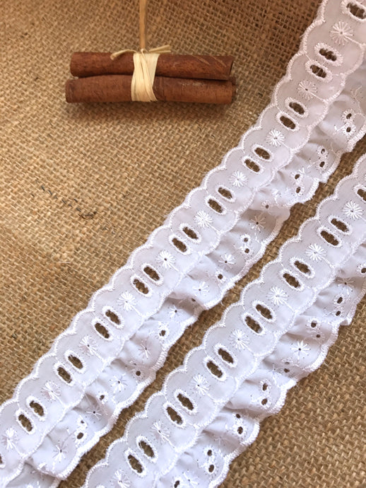 10 m White Cotton Broderie Anglaise Gathered Lace (with ribbon slot) 5 cm/2