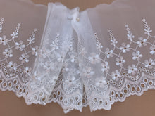 White Embroidered Voile Scalloped Lace 15 cm/6"