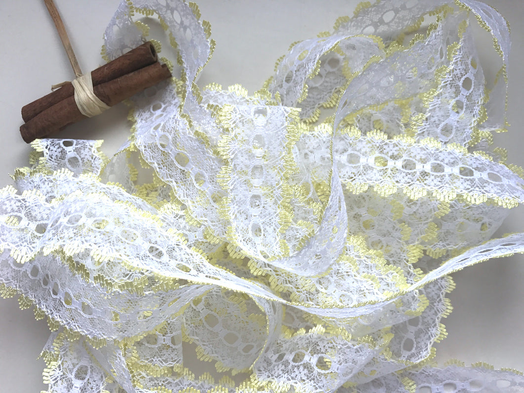 White/Lemon Eyelet Knitting in Lace 35mm