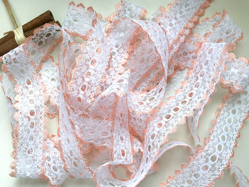 White/Peach Eyelet Knitting in Lace 35mm
