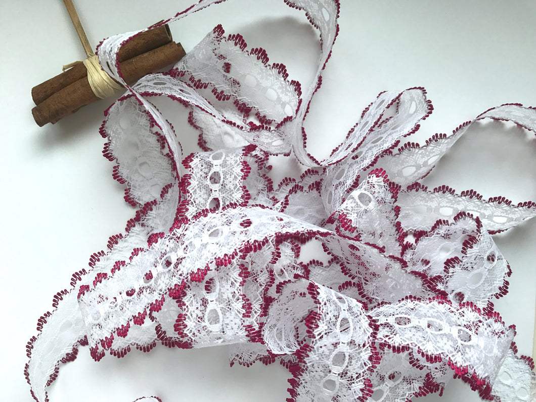 White/Burgundy Eyelet Knitting in Lace 35mm