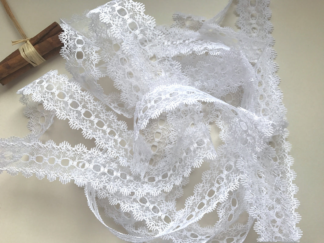 White Eyelet Knitting in Lace 35mm