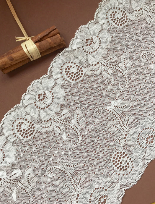 1 x 5 m Ivory Soft Stretch Scalloped Lace 17cm/6.75