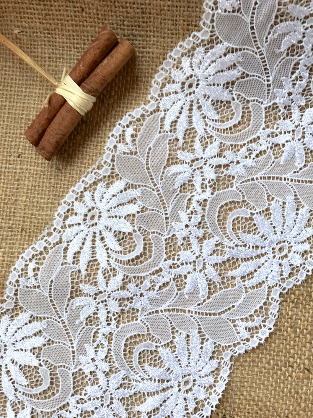 Stunning White Stretch French Leavers Lace 15 cm/6