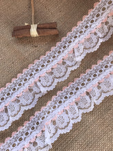 3.4 m Pretty White with Peach Gathered Lace (with ribbon slot) 6.5 cm/2.5"