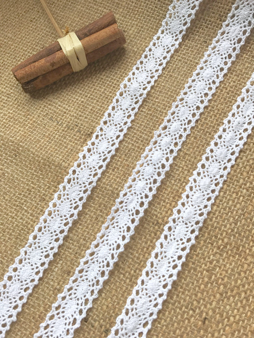 White Premium Nottingham Cotton Lace  2 cm