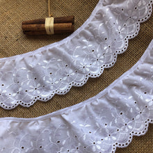 White Cotton Broderie Anglaise Flower Embroidered Gathered Lace 8 cm/3"