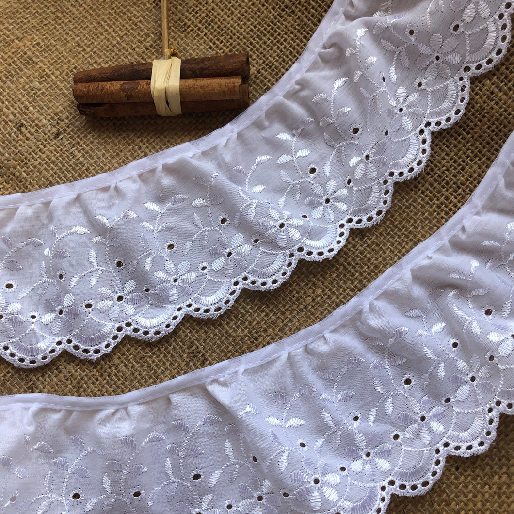 White Cotton Broderie Anglaise Flower Embroidered Gathered Lace 8 cm/3