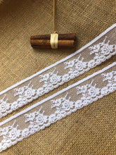 White Delicate Pretty 'Victorianna" Clipped Nottingham Scalloped Lace 4 cm /1.6"