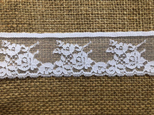 Blanc Délicat Jolie 'Victorianna" Dentelle Nottingham Festonnée Coupée 4 cm /1.6"