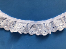 Dentelle froncée en coton blanc brodée en broderie anglaise 3 cm/1,25"